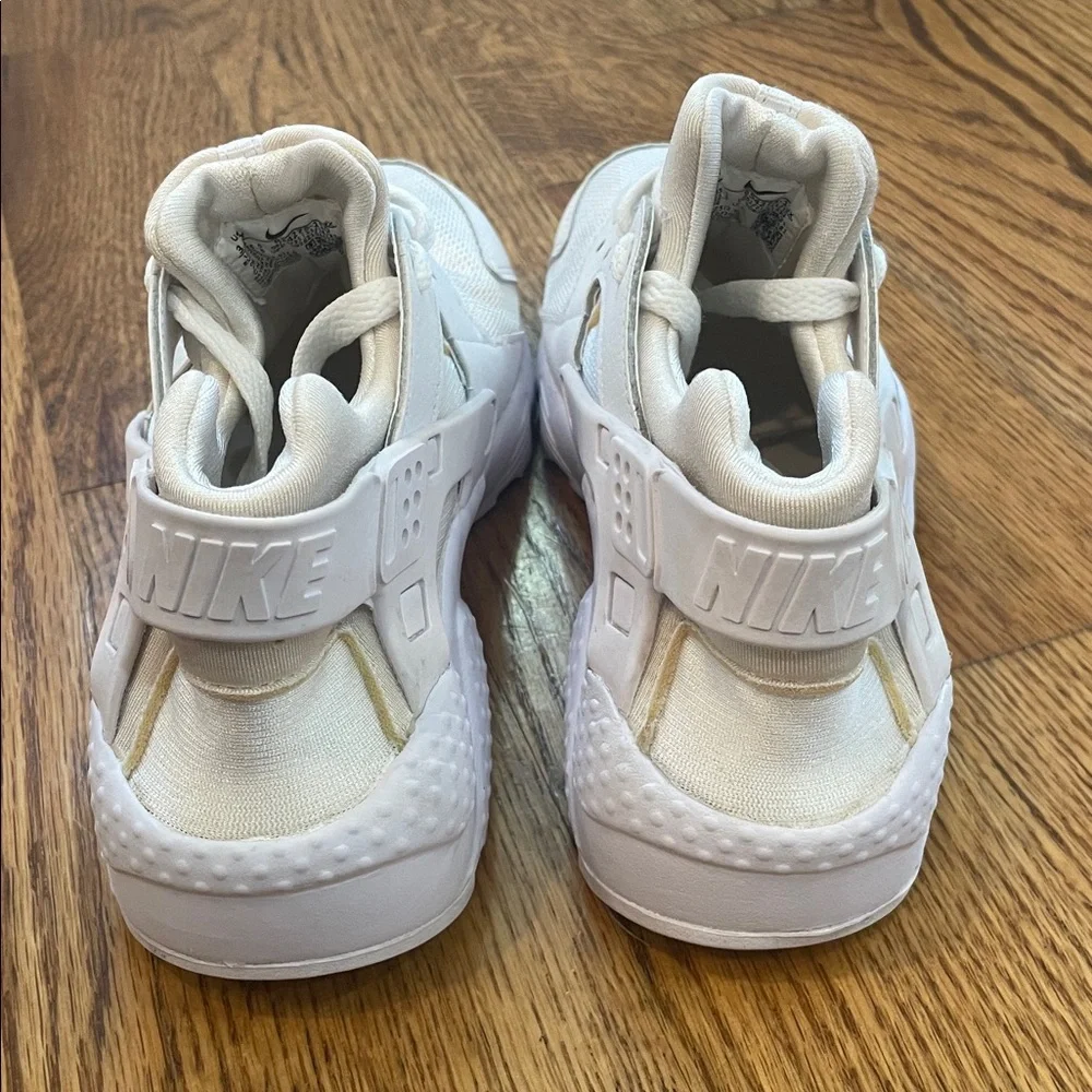 Nike Huarache Triple White Sneakers/Shoes. Size 3.5Y. Excellent Condition.